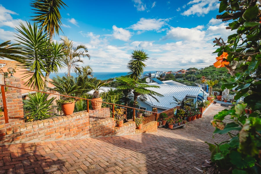 5 Bedroom Property for Sale in Herolds Bay Western Cape